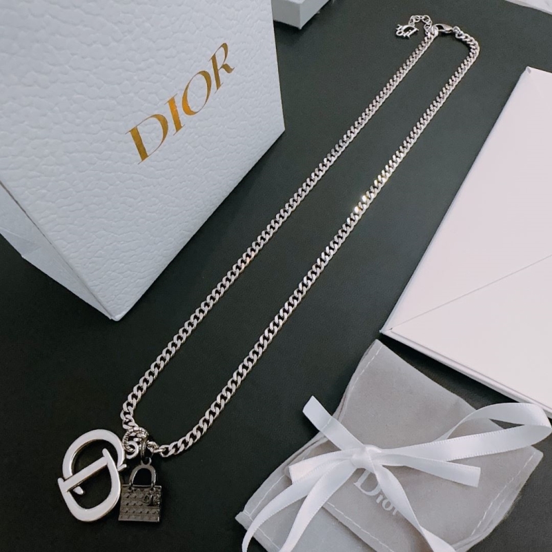 chr1st1an D10r necklaces